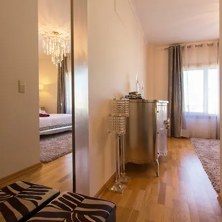 Expo Luxurious By Homing