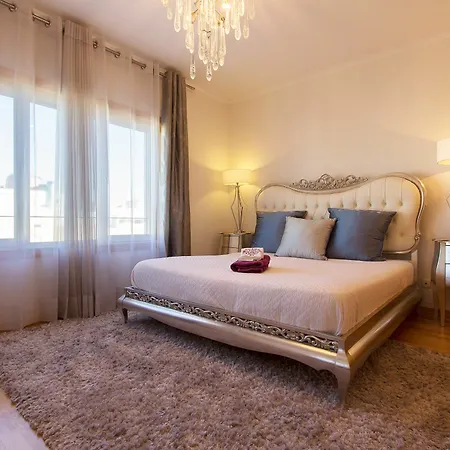 Expo Luxurious By Homing